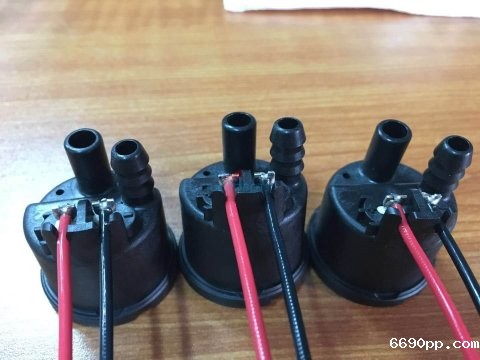 ULIROBOT油泵电机焊锡案例